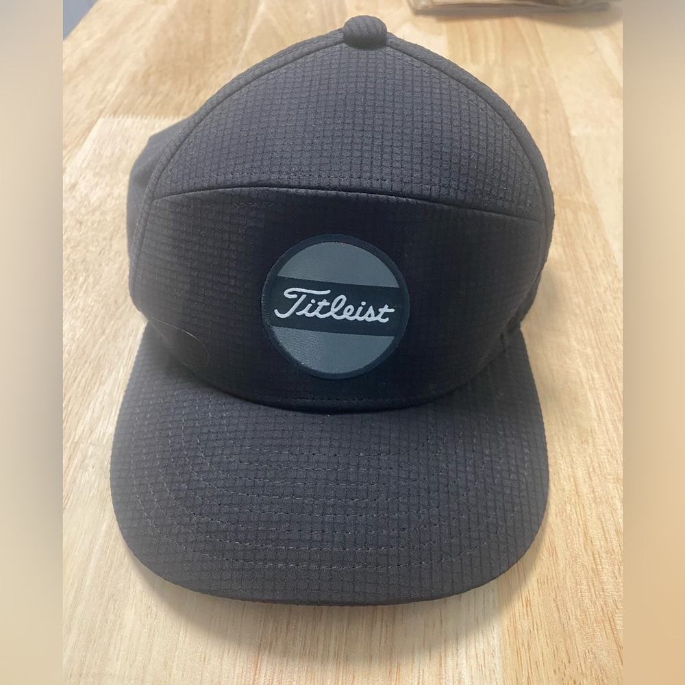 Youth Titleist SnapBack golf hat
